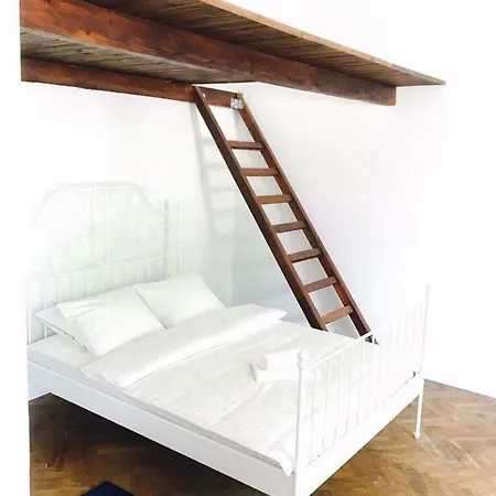 Przestrzenny W Centrum Krakowa. * Krasków